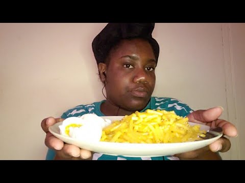 mac and cheese and egg mukbang asmr so cheesy 😋 and delicious