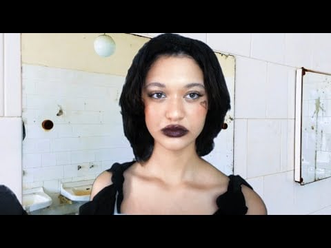 ASMR MENINA GOTICA FAZENDO TATUAGEM NO BANHEIRO DA ESCOLA POR 5$