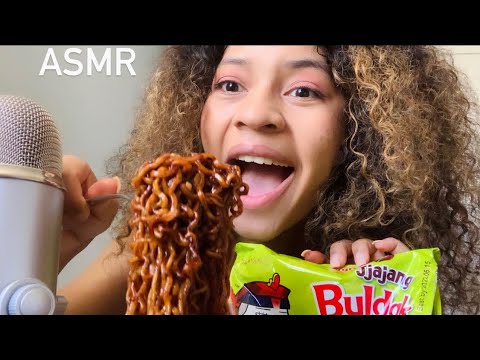 ASMR Español Comiendo Spicy Noodles (Fideos Picantes)