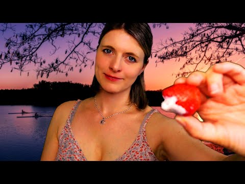 ASMR Picknick und Massage am See 🍓 Soft Spoken Roleplay (deutsch/german)