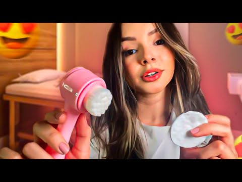 ASMR - NAMORADA CARINHOSA FAZENDO SKINCARE NA SUA PELE!! 😍