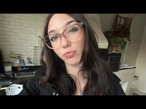 ASMR TE CONTANDO UMA FOFOCA🗣️🗣️🗣️🗣️