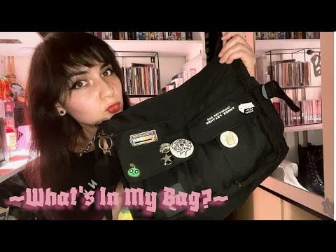⭐️Asmr~ What’s in my bag?⭐️ 👜 