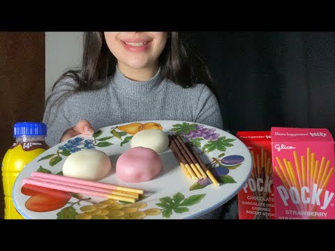 MOCHI ICE CREAM AND POCKY STICK ASMR/STICKY AND CRUNCHY SOUNDS 🍽