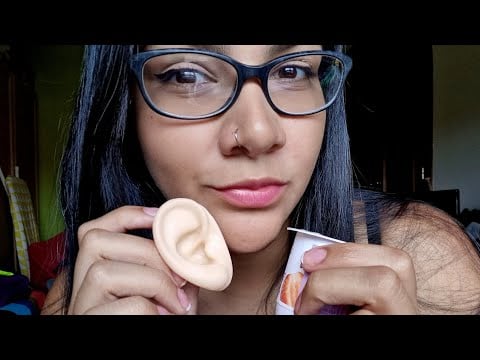 ASMR Lamiendo Yogurt en Orejita mientras charlamos | ASMR en español