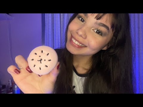 ASMR REALISTA | TE ARRUMANDO PARA DORMIR 💜💆🏻‍♀️✨