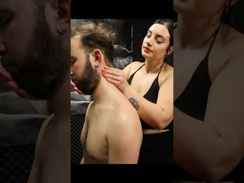 Impressıve back massage Miss Oben - #ShortsASMR