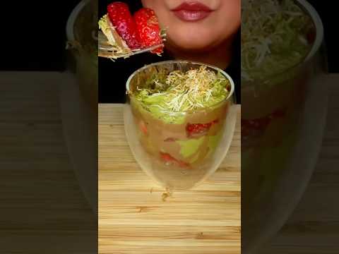 DUBAI CHOCOLATE STRAWBERRY CUP #asmr #dubai #chocolate