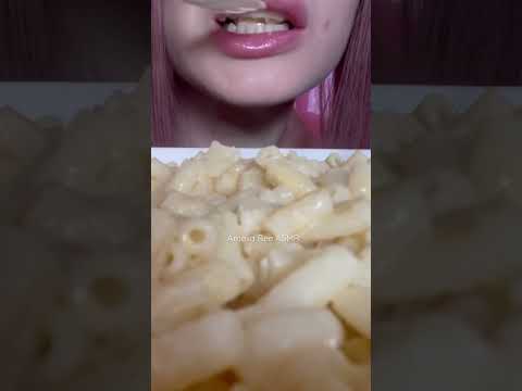 Satisfying Eating sounds ASMR mukbang Mac n cheese 🧀 #asmreating #eatingsounds #mukbangasmr