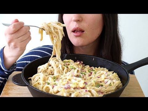 ASMR Eating Sounds: Vegan Fettuccine Alfredo (No Talking)