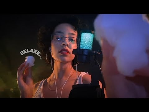 ASMR | PASSANDO ALGODÃO NO SEU ROSTO ENQUANTO SUSSURRO "RELAXA" 😴