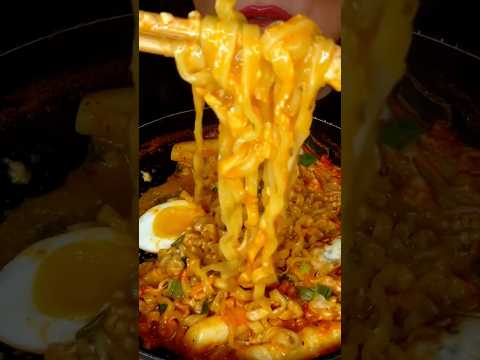 CHEESY SPICY BULDAK RAMEN #asmr #buldak #ramen #food #shorts #eat