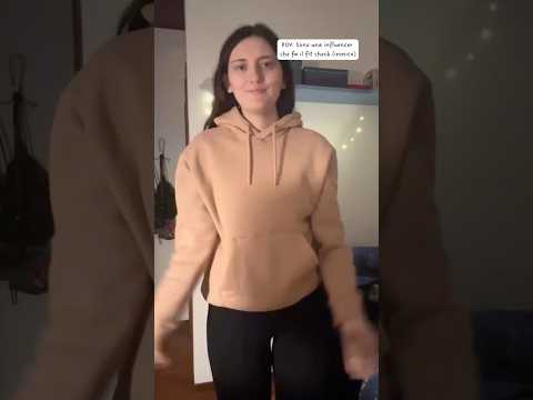 POV: Sono una influencer che fa il fit check ASMR 🤍 #asmr #fitcheck #asmrita #asmrvideo #shorts