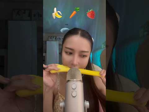 ASMR eat 🍌🥕🍓 #asmrshorts #relax #relxing #asmrshortsvideo #amsrsounds