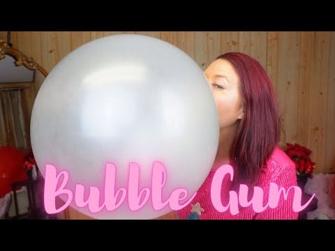 Amanda Lynn Makes Big Bubble Gum Bubble