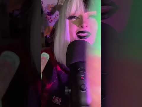 ASMR//long nail sounds shorts💖