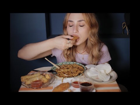 ASMR, my first Mukbang! ⚬ Crispy eating sounds ⚬ Soft spoken chat 🍜