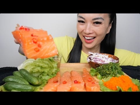 TOBIKO EGGS + SEAWEED SALAD + MARINATED SALMON SASHIMI (ASMR EATING SOUND) LIGHT WHISPERS | SAS-ASMR