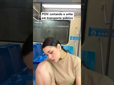 POV: cortando a unha em transporte público #asmr #asmrsounds #humor #shorts