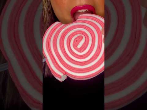 Eating a GIANT marshmallow 🍭#asmr #candy #food #shorts