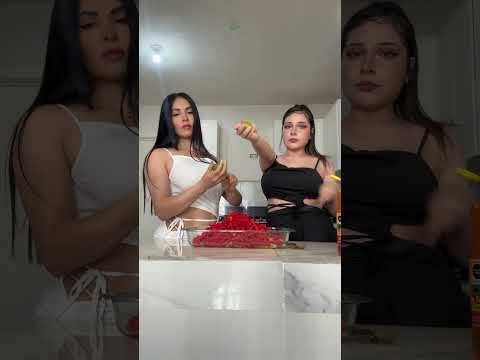 Es que nos da el antojo jajaja #asmr #hermanas #humor