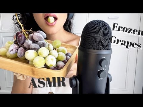 ASMR| FROZEN GRAPES *EATING SOUNDS* Gefrorene Trauben Essen 🍇 (german/deutsch)