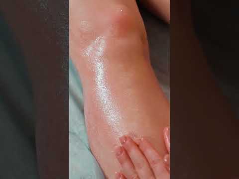 Honey massage for glowing skin on Anna's feet #asmr #honey #shorts