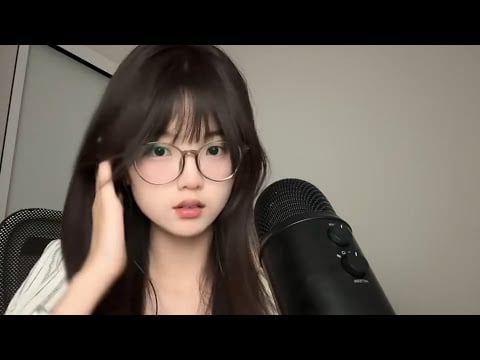 ASMR Kisses and Mouth Sounds 😘