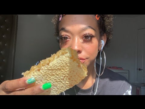 ASMR | Eating Raw Honeycomb 🍯🐻 (STICKY SATISFYING SOUNDS)