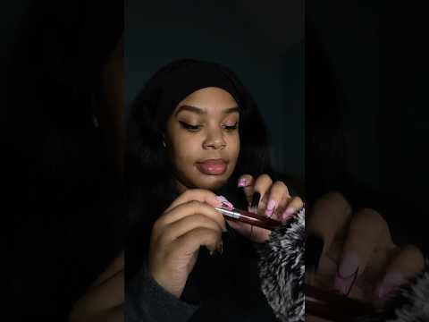 reapplying lip gloss 🖤 #asmr #shortscreator #shorts #asmrshorts #lipgloss #lipcombo