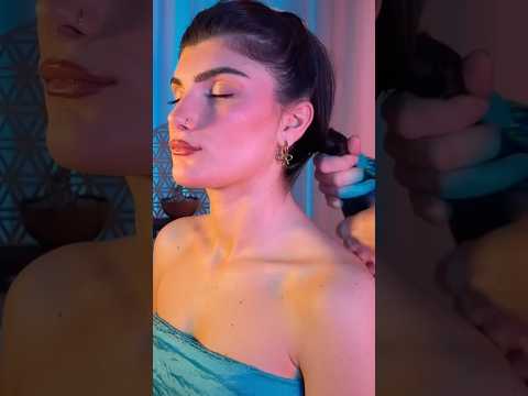 ASMR Raccolgo i lunghissimi capelli sulla nuca  #hairplayasmr #pampering #realpersonasmr
