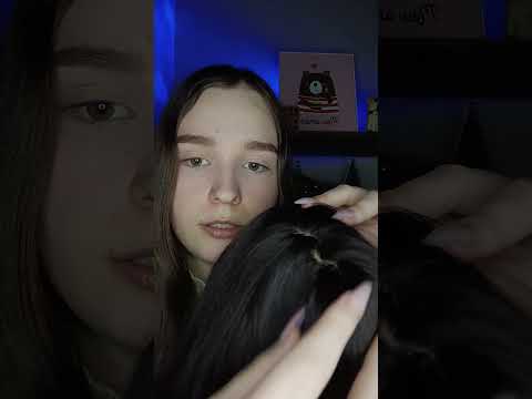 coçando sua cabeça asmr