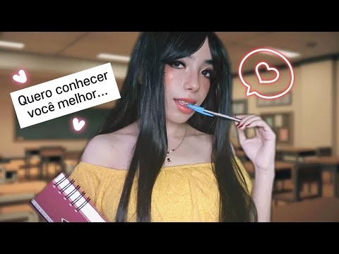 ASMR UNIVERSITÁRIA OLHANDO PARA VOCÊ NA SALA DE AULA | ROLEPLAY