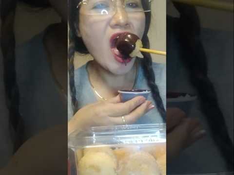 ONE TIME BITE DONUT WITH CHOCOLATE #mukbang #shortsfeed #food #eating #foodie #challenge #everyone