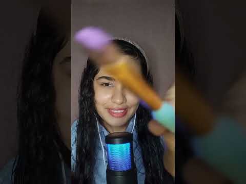 ASMR MAQUIANDO VOCÊ #asmr #makeup #triggertime #asmrvideo #shotr #shortvideo #viralshort#shots#relax