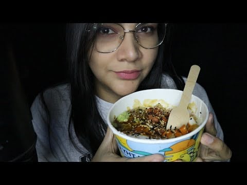 ASMR comiendo poke mientras charlamos de todo un poco