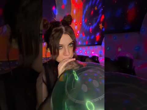 Do you think i popped this balloon? 😅 #balloon #blowingballoon #balloonsounds #balloons
