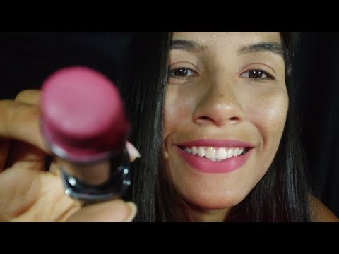 ASMR ROLEPLAY en español ( TE MAQUILLO )💄