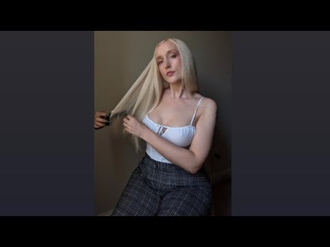 🎧ASMR Hair Sounds💓😌brushing and running my fingers through my hair💤