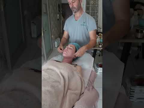 Increíble masaje griego de rostro 💆🏼‍♀️🙌🏼✨ #massage #relax #facial #grecia #short