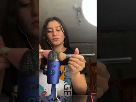 ASMR 2 brochas en un microfono!!