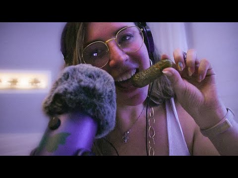 ASMR Eating super Crunchy Pickles