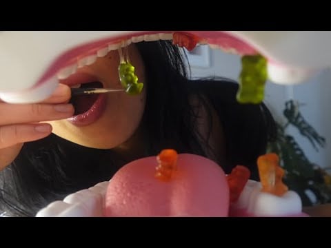 I clean little bears out of your teeth ASMR 