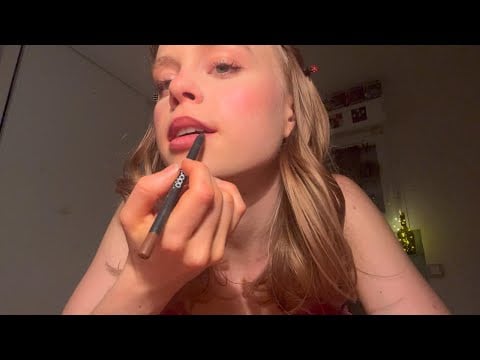 asmr lip-gloss application 