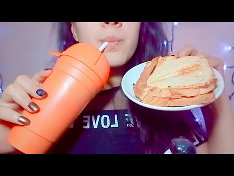 ASMR EATING | Hamburguesa y Chocolatada ☕🍔