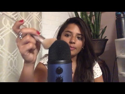 ASMR| MIC BRUSHING 😴 W/ WHISPERING 💛🦋