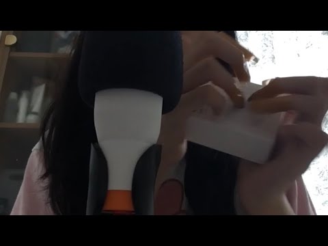 ASMR mic scratching and fast tapping