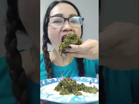FULL MOUTH WITH SPINACH #everyone #mukbang #shortsfeed #food #challenge #bigmouth #crazylady