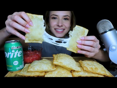 ASMR COMENDO PASTÉIS COM MUITO QUEIJO E VINAGRETE 🤤 SONS DE MASTIGAÇÃO