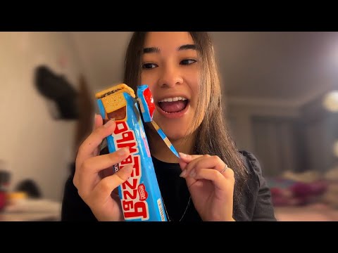 ASMR - 😋 COMENDO MINHA BOLACHA FAVORITA (sons de embalagem, sussurros, voz suave, tapping)